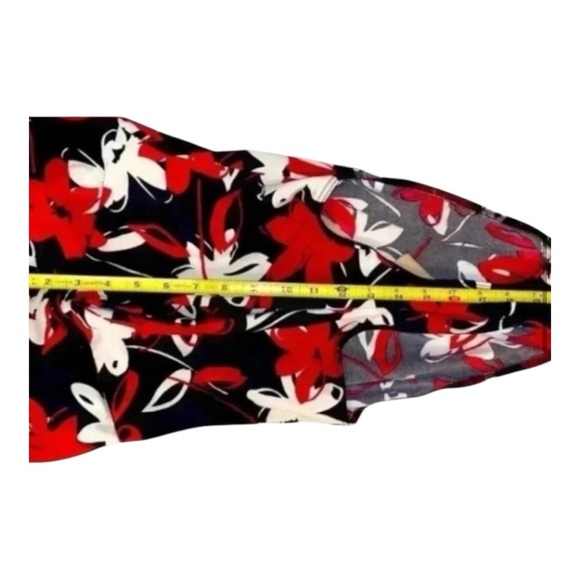 Body ID Ladies Retro 1 PC Swimsuit, BLK Background -RED/WHT Floral Pattern SZ 10 - Picture 4 of 6